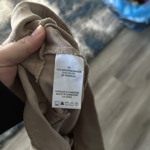 *Beige Capris size 22 Addition Elle - Picture 4 of 4